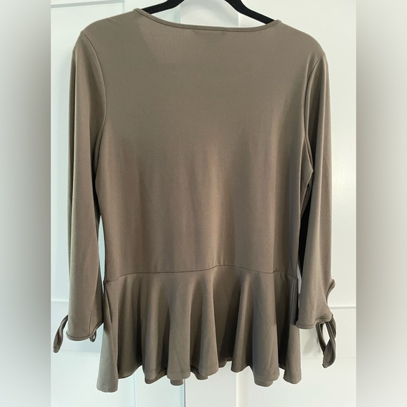 Banana Republic peplum shirt - Picture 3 of 4